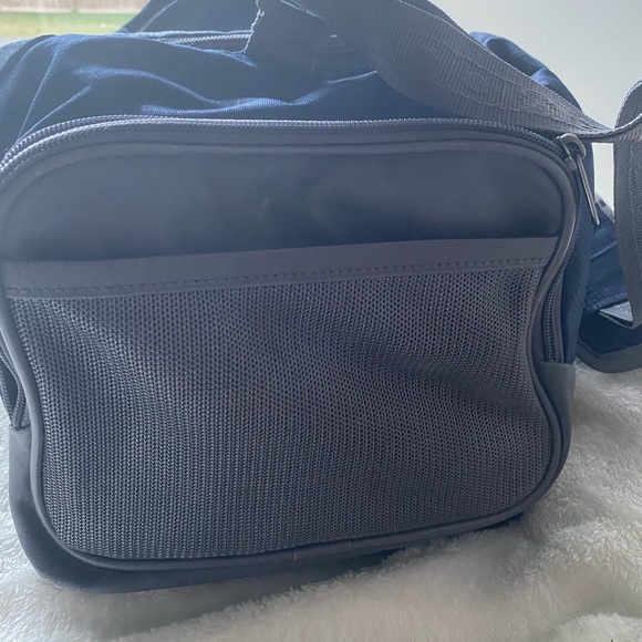 Underarmour Duffle Bag - Picture 5 of 8